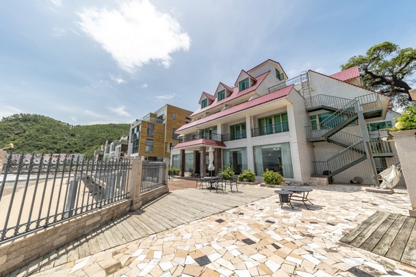 深圳哪些地方适合公司出游办年会—莫默(南澳店)案例