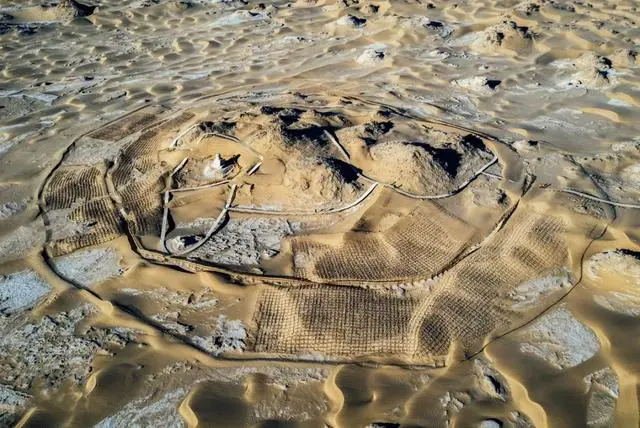 新疆尼雅遗址:千年来,被塔克拉玛干风沙掩埋的“精绝古国”