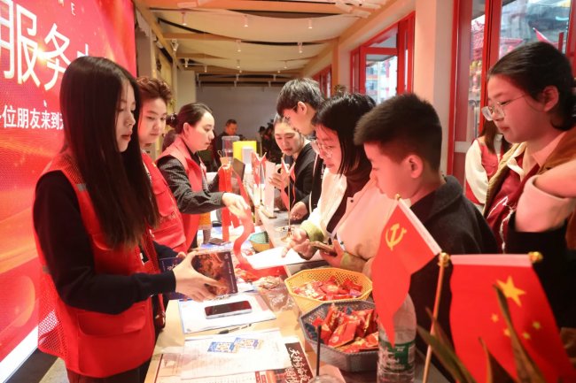 戏旅营城·蝶变新生 | 亚新文化最新力作荆州监利《天府奇庙夜》国庆火爆开街！