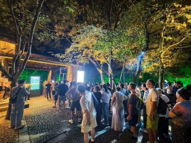 鹰潭夜经济点燃国庆文旅消费新热潮